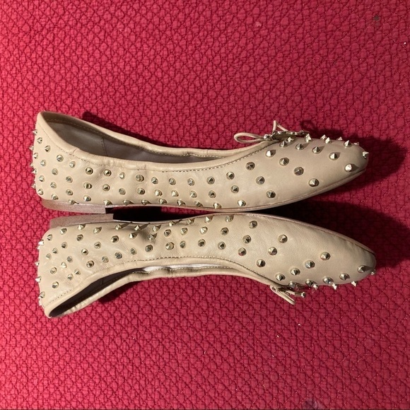 SAM EDELMAN Sz 7 Ballerina Golden  Studs Studded Flats - Picture 4 of 8